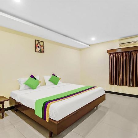 Treebo B Coral, 2 Km From Promenade Beach Hotel Puducherry Eksteriør billede