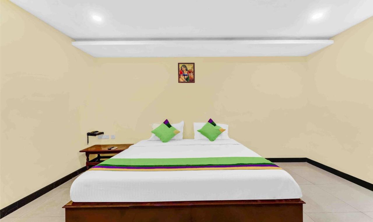 Treebo B Coral, 2 Km From Promenade Beach Hotel Puducherry Eksteriør billede